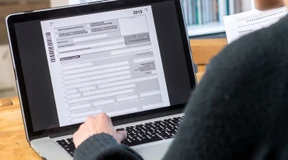 Wer hilft mir bei der Steuererklärung?