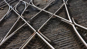 Viel Geld für einen Meter Gleis