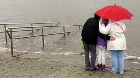 Blüm warnt vor Unterwerfung der Familie unter den Beruf