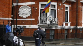 Schweden erhält Haftbefehl gegen Assange aufrecht