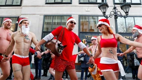Weihnachtlicher Lauf von Halbnackten durch Budapest