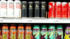 Discobesucher ignorieren die Risiken von Energy-Drinks