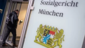 Mann tötet Lebensgefährtin – und verlangt Entschädigung