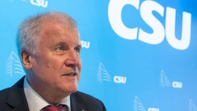  Seehofer will kein Krisentreffen mit Merkel