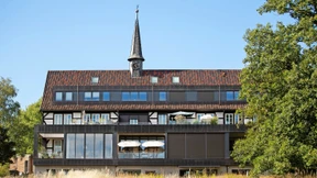 Studenten, Gefangene und Agenten