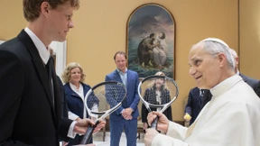 Der Papst auf dem Tennisplatz