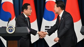 Annäherung mit schwerem Herzen