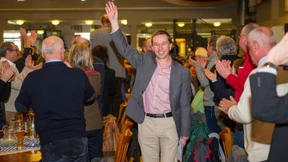 Schnullerkette gegen Steckdose 