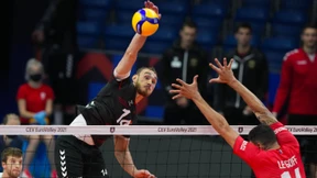 Mann mit Federbeinen