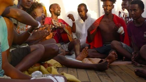 Sie feiern das Überleben