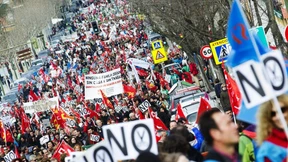 Tausende demonstrieren gegen Sparkurs der Regierung