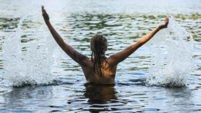 Oben ohne an der Münchner Isar