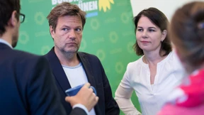 AfD und Grüne legen in Wählergunst weiter zu