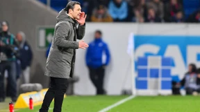 Buhlen um den Baumeister