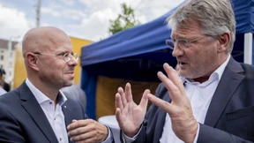 Flügelmann bleibt Rechtsdraußen