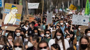 220.000 gegen „tödliche Hitzewellen und zerstörerische Fluten“