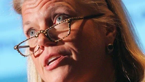 Eine Frau führt „Big Blue“