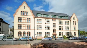 Wiesbadener Volkshochschule in Nöten