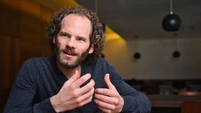 „Du meinst es nicht gut mit dem Scheuer, gell?!“