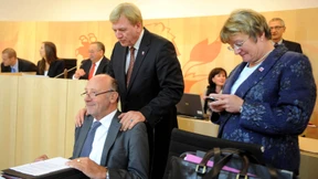 Hahn wehrt sich gegen Kritik nach Ministerrücktritten