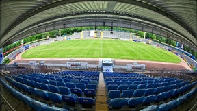 Dresden-Fan stürzt von meterhoher Mauer