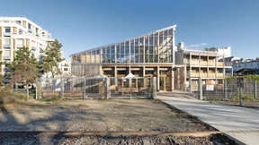 Der Bauernhof an den Gleisen