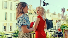 Der Balkon lädt zur Entblößung ein