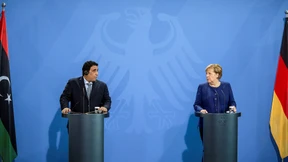Merkel pocht auf Dezember-Wahlen in Libyen