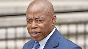 Justizministerium will Einstellung der Anklage gegen Adams