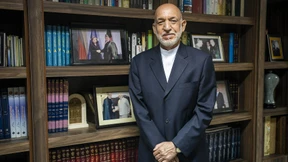 Ghani flieht, Karzai verhandelt