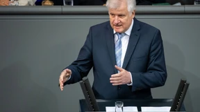 Seehofer zufrieden mit Rückgang der Asyl-Migration