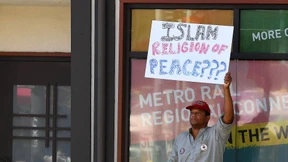 Giftige Blüten einer zerfallenden Religion