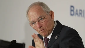 Schäuble bekräftigt Vergleich von Flüchtlingen mit Lawine