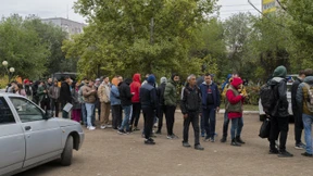 Wie russische Flüchtlinge in Kasachstan aufgenommen werden