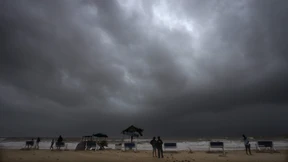 Zyklon „Biparjoy“ fegt über das indische Festland