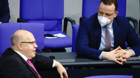 40 Abgeordnete gaben Regierung Hinweise