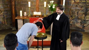 Flüchtlinge aus dem Iran lassen sich taufen