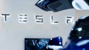 Tesla verklagt Rivalen Rivian