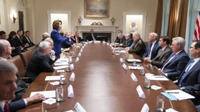 Pelosi wirft Trump Bestechung vor