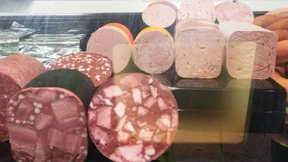 Wurst ohne Ende: Warum wir vom Fleisch nicht (ganz) loskommen