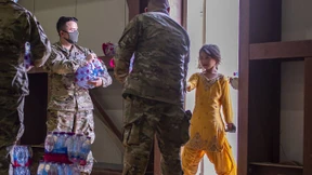 Alles hängt am Kabuler Flughafen