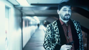 Polizist als Wildkatze