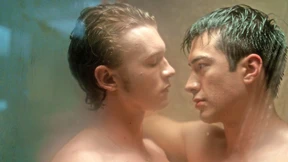 Sie sind Gegner auf dem Eis, Liebhaber in der Nacht