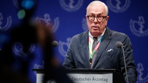 Klaus Reinhardt denkbar knapp als Ärztepräsident bestätigt