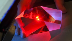  Virtuoses Flackern in einem Zaubermaterial 