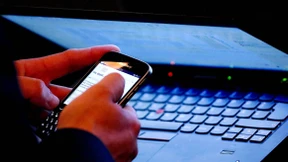 Ist es paranoid, die eigene Webcam abzukleben?