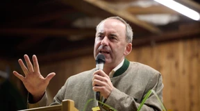 Aiwanger will sich nicht an Hitlergruß erinnern