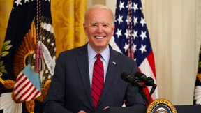 Biden verkündet Einigung über Infrastruktur-Paket