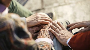 So verdoppelt sich der Pflegebeitragssatz bis 2050