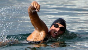 Qualle stoppt Extremschwimmerin